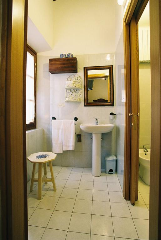 Camere Zimmer Rooms San Francesco Buti Ngoại thất bức ảnh